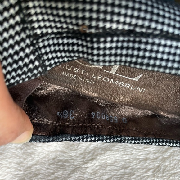 AGL Flats. B/W houndstooth w/red buckle. Size 6.5. GUC - Picture 10 of 12